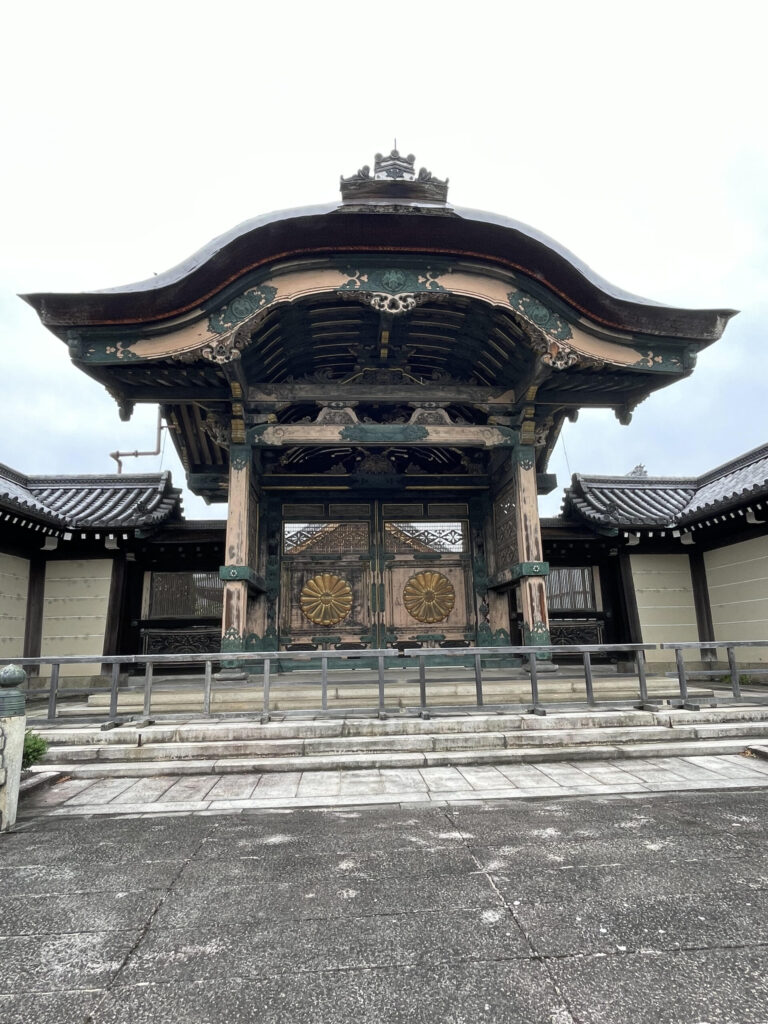 Chrysanthemum Gate